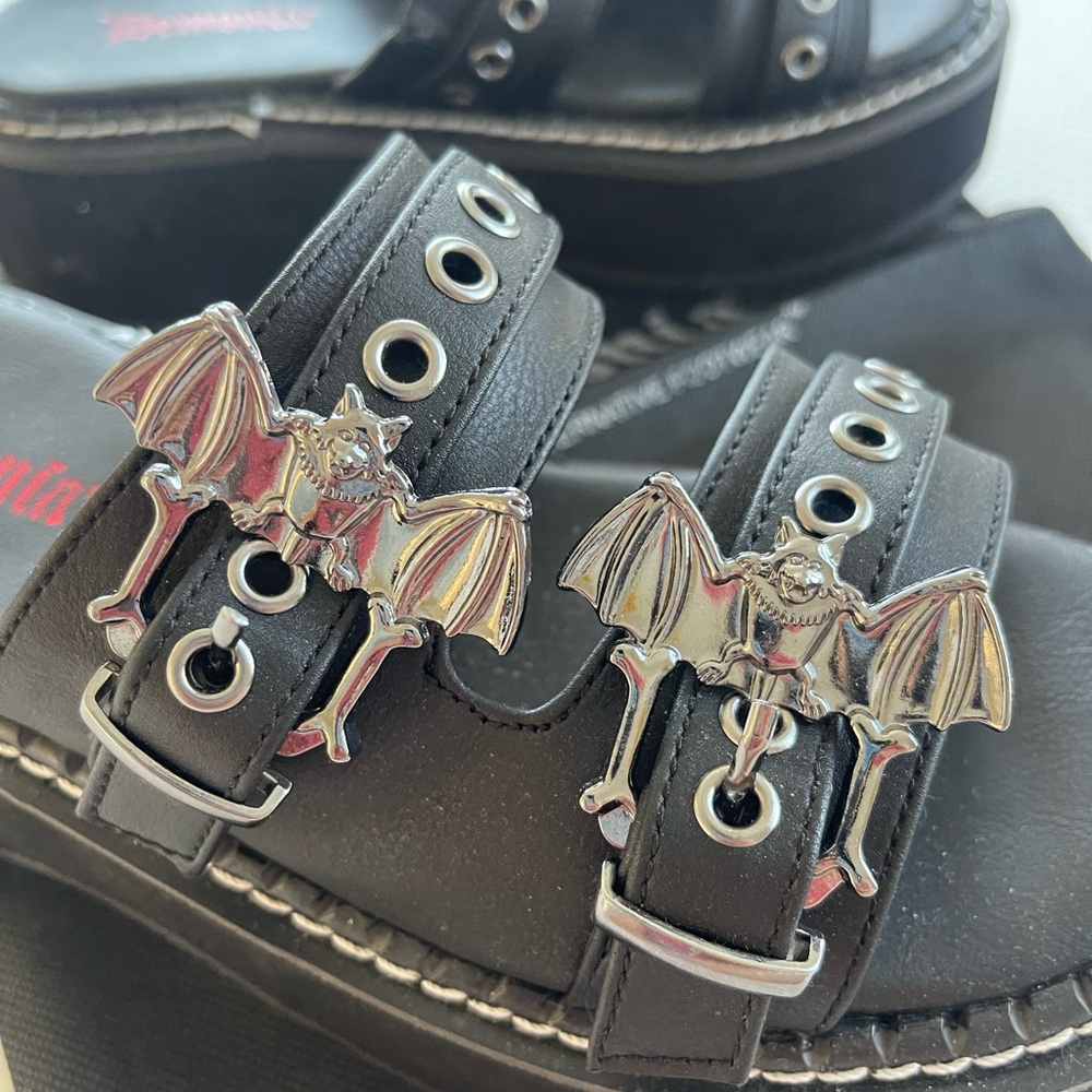 Demonia Vegan Leather Emily-100 Bat Platform Sandals Size 9 - Picture 2 of 7
